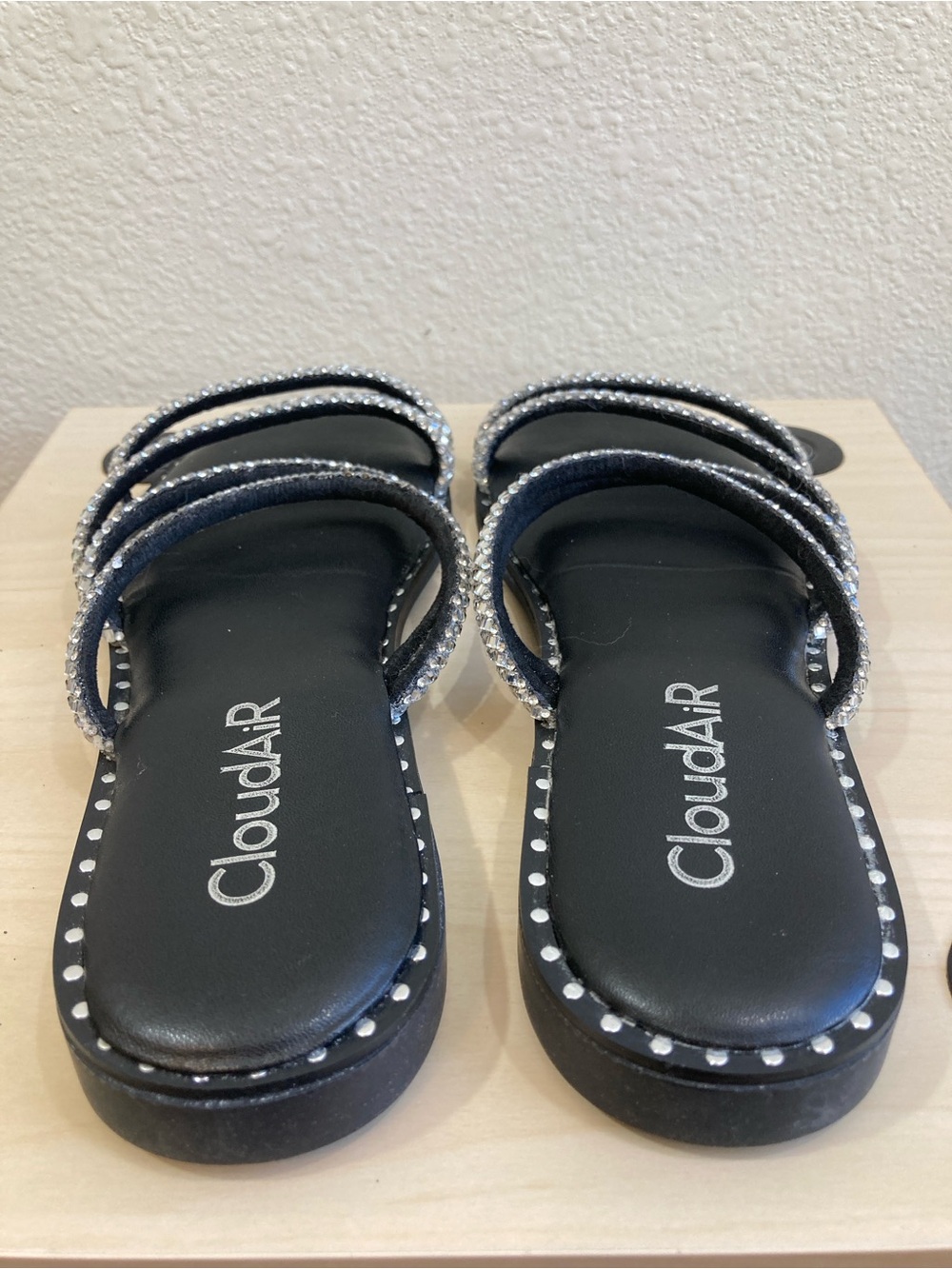 CloudAiR Black Rhinestone Flat Sandals Size 6.5 Strappy - Picture 7 of 10